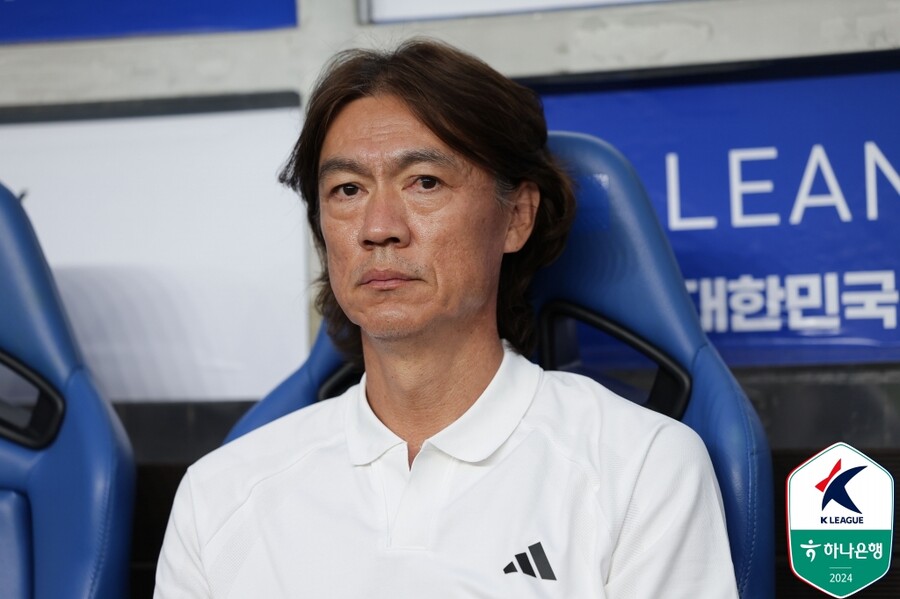 ▲ 대한축구협회는 지난 7일 보도자료를 통해 홍명보 감독을 한국 축구의 새로운 사령탑으로 낙점했음을 발표했다. 이어서 이임생 대한축구협회 기술총괄이사는 8일 축구회관에서 진행된 브리핑을 통해 홍 감독 선임 과정을 공개했다. ⓒ한국프로축구연맹