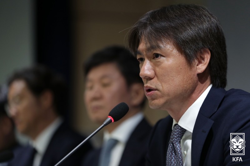 ▲ 정몽규 회장은 홍명보 감독이 전무 시절 김판곤 국가대표 전력강화위원장 체제로 잘 끌고 왔던 기억이 있지만, 이미 어제 지나간 기억이다. ⓒ대한축구협회