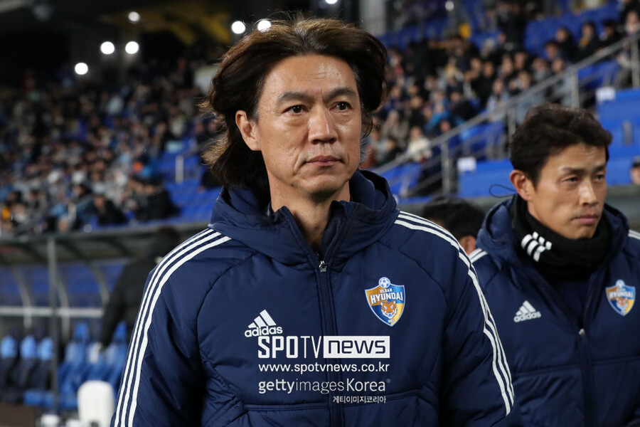 ▲ 박지성은 12일 국립현대미술관 서울관에서 진행된 문화행사 'MMCA 플레이: 주니어 풋살'에 참석해 최근 논란에 대해 입을 열었다. 그는 "체계를 바로 세우고 앞으로 나아갈 거라는 기대는 5개월 전이 마지막이었다. 지금은 체계 자체가 완전히 무너졌다. 국가대표전력강화위원회를 구성하고 올바른 선임 절차를 밟는다고 발표했지만 결국 그러지 못했다"라며 비판했다. 