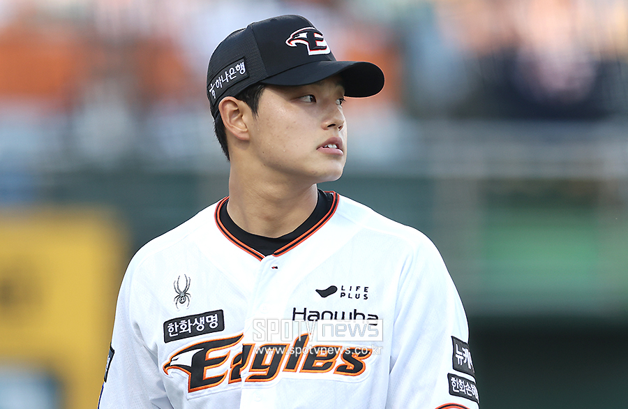 "문동주, 이전과 공이 달랐다" 160km 부활투에 김경문 반색, 전반기 ERA 6.92 악몽 잊는다