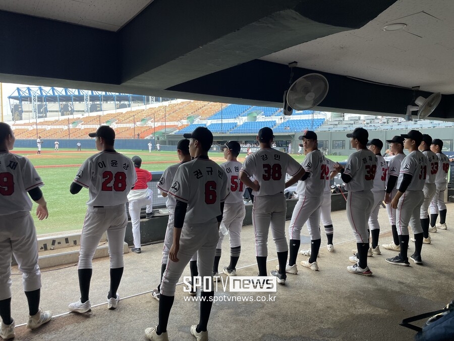 ‘KKKKKK 이서율+이재용 결승타’ 마산용마고, 광주제일고 3-2로 꺾고 창단 첫 우승 도전…청룡기 결승에서 전주고와 격돌
