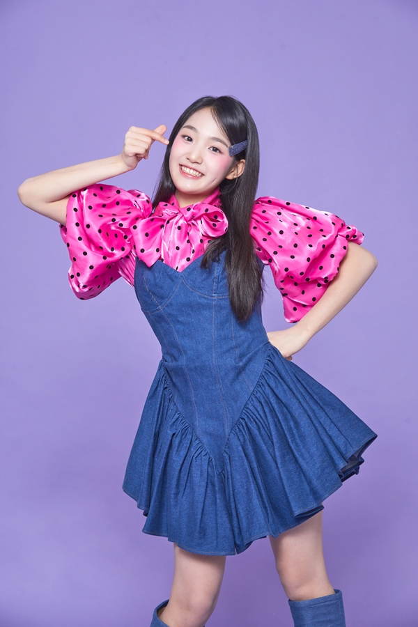 ▲ 15일 새 음반 '힐링하세요!'를 발표하는 김태연. 제공|톱스타엔터테인먼트