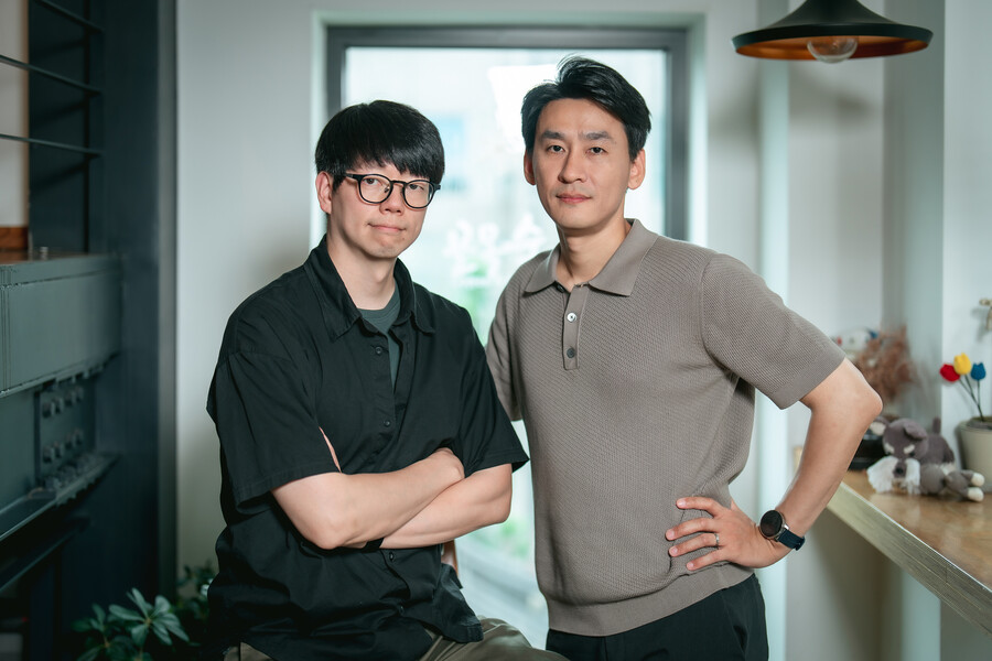 ▲ '샤먼:귀신전'의 이민수 박민혁 피디. 제공|티빙