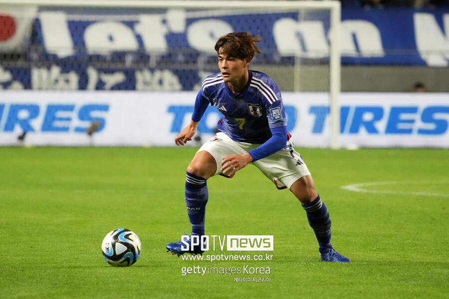 ▲ 일본 국가대표 미드필더 사노 가이슈가 성폭행 혐의로 체포됐다는 소식에 일본 축구계가 충격에 빠졌다. 사노는 이번 여름 이적시장을 통해 가시마 앤틀러스를 떠나 독일 분데스리가 마인츠와 계약했다. 오는 21일 훈련을 앞두고 벌어진 일에 새로운 소속팀 마인츠도 난감한 상황에 놓였다. 사노는 J리그 최고 수비형 미드필더로 자리잡은 뒤 아시안컵에도 출전하는 등 일본 대표팀에서 떠오르는 미드필더 중 한 명이다.
