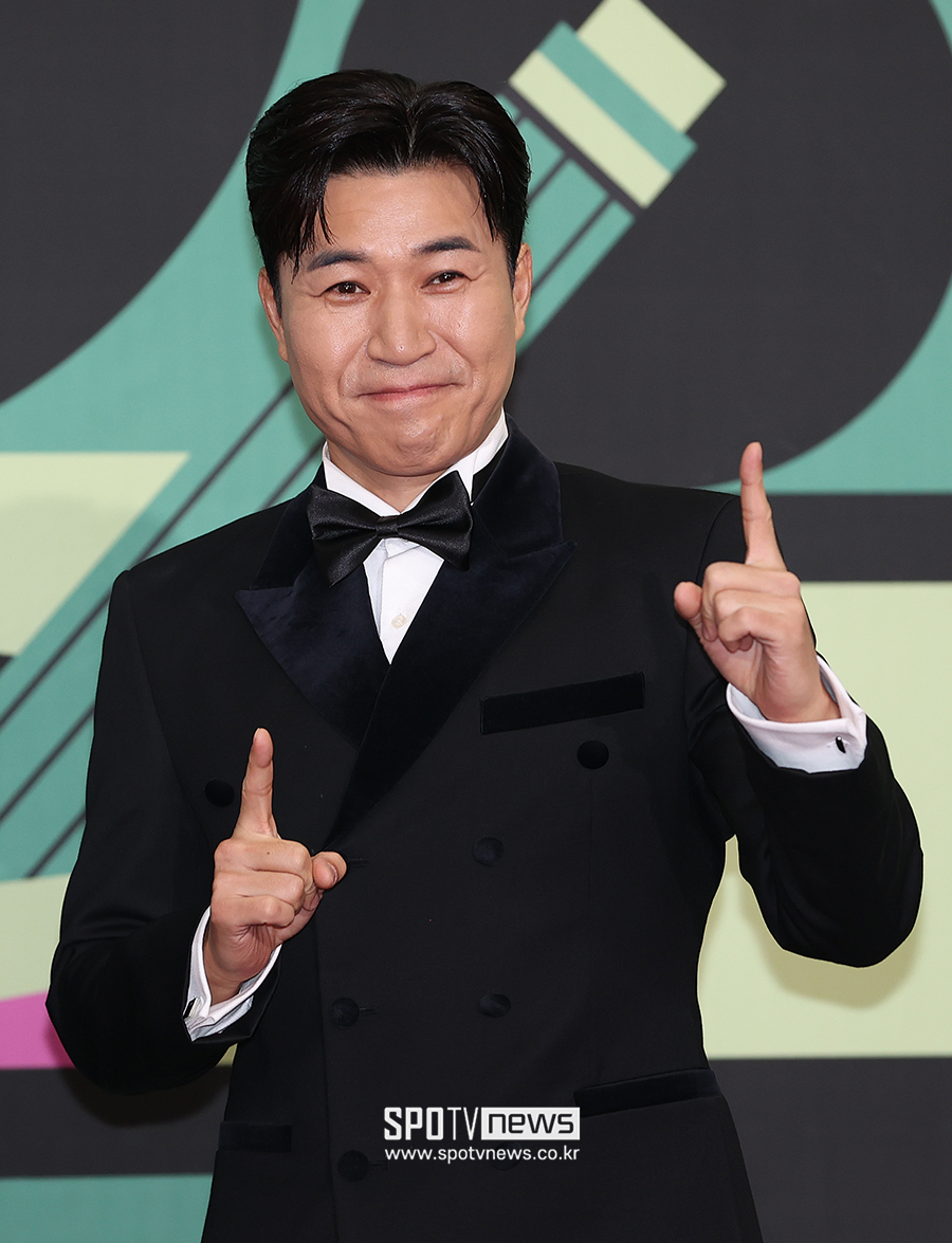 김종민 장가가나? '결혼전제 열애' 일파만파…소속사는 "사생활" 선긋기[종합]