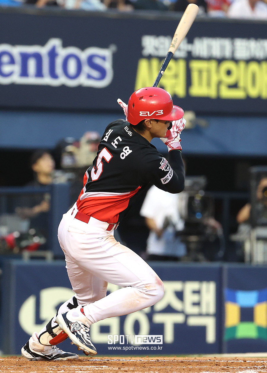 ▲ 김도영은 시즌 91경기에서 타율 0.346, 24홈런, 69타점, 29도루, OPS 1.040의 대활약을 펼치는 중이다. 올해 리그의 유력한 MVP 후보다. 하지만 벌써 411타석을 소화하는 등 체력적으로 관리가 필요한 시점에 왔다. ⓒ곽혜미 기자