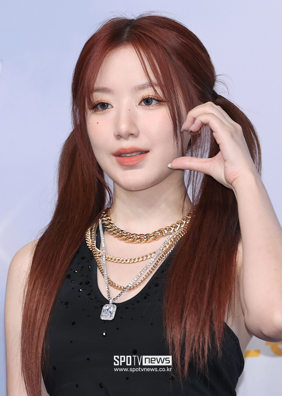 [포토S] (여자)아이들 슈화, '미모에 빠져들어'