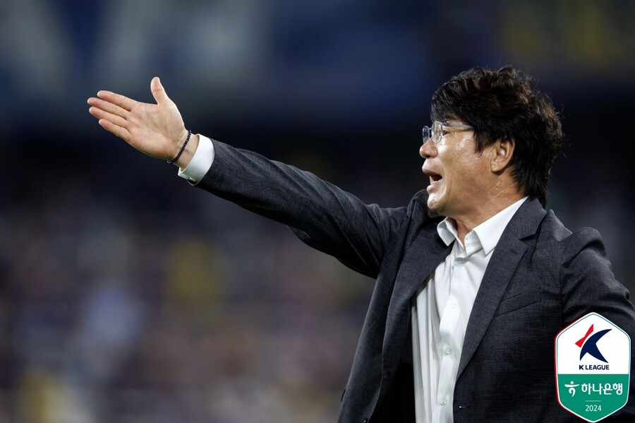 ▲ 선수 시절 포항 스틸러스에서 홍명보 감독과 룸메이트였던 대구FC 박창현 감독 ⓒ한국프로축구연맹