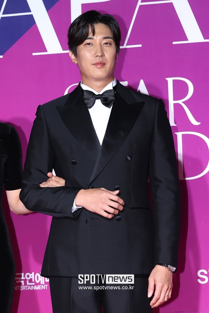 '상간남 피소' 강경준, 위자료 청구소송 첫 재판…입장 밝힐까 