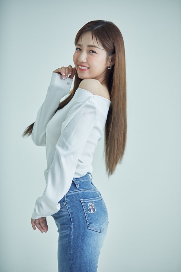 정다경, 토탈셋 사단 합류…진성·한혜진·박군과 한솥밥