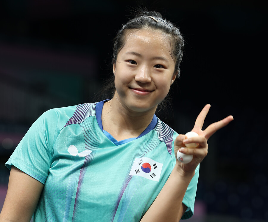 ▲ 신유빈(대한항공)-임종훈(KRX) 탁구 혼합복식 조는 27일 프랑스 파리에서 열린 2024 파리올림픽 탁구 혼합 복식 16강에서 당 치우-니나 미텔햄(독일) 조에 4-0(12-10, 11-9, 12-10, 11-6)로 승리를 거두며 8강에 진출했다.   ⓒ연합뉴스