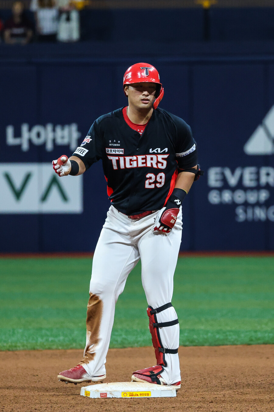 ▲ KIA는 28일 서울 고척 스카이돔에서 열린 ‘2024 신한 SOL Bank KBO리그’ 키움과 경기에서 0-3으로 뒤진 경기를 8회 최원준의 추격 투런포, 9회 2사 후 김선빈의 동점 솔로포, 그리고 변우혁의 역전 솔로포로 뒤집으며 4-3 대역전승을 거뒀다. ⓒKIA타이거즈