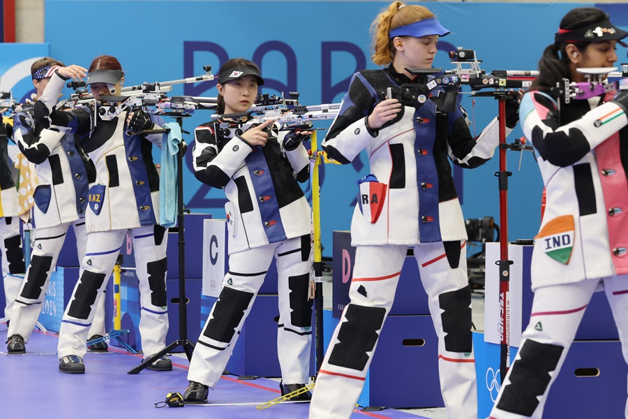 ▲ 한국 사격의 기세가 무시무시하다. 대표팀 막내 반효진까지 금메달 사냥에 성공했다. 3일 연속 사격에서 메달이 나왔다. 효자종목으로서 완벽히 부활했다. 2007년생 반효진은 하루 전 열린 본선에서 세계신기록을 세웠고, 결선에서도 줄곧 선두권을 유지했다 ⓒ 연합뉴스