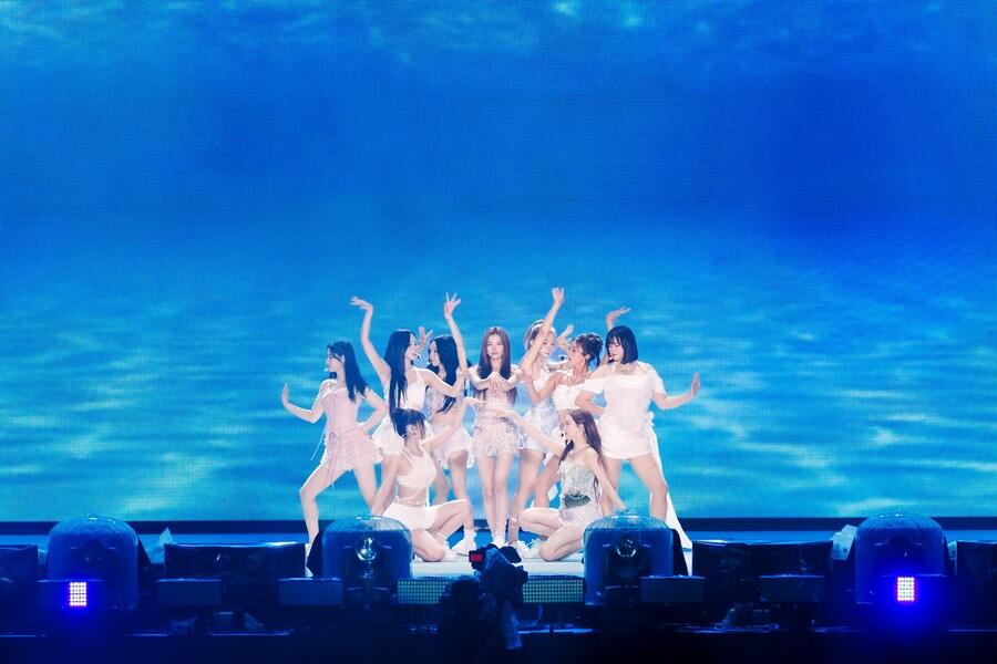 트와이스, 日 최대규모 닛산 스타디움 입성 "우리의 꿈…원스 덕분"