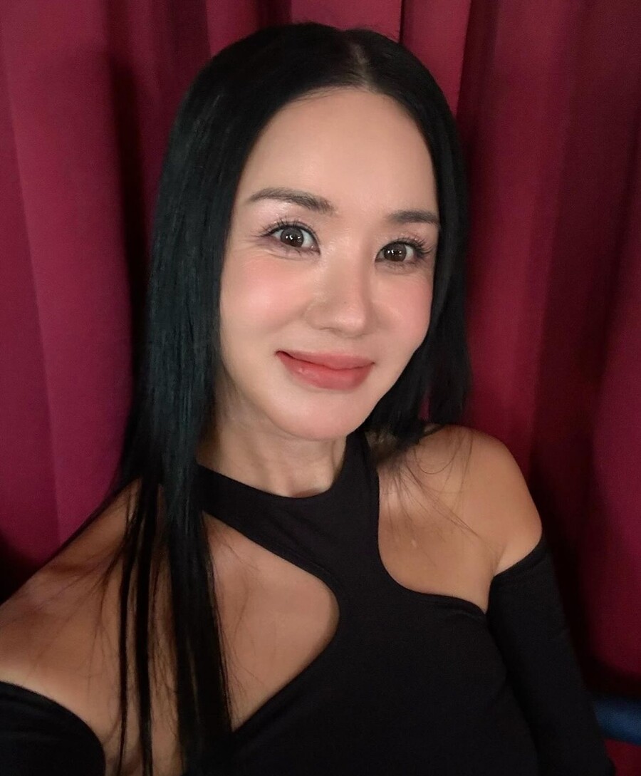 'FA 대어' 엄정화, 누구와 손잡을까 "아직 회사 못 정해"