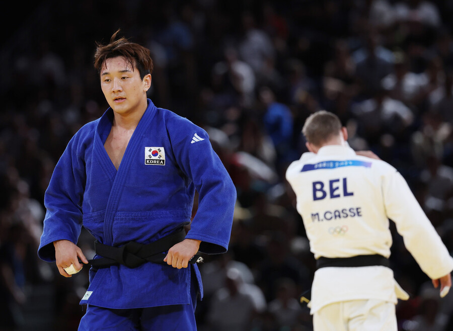 ▲ 이준환은 31일(한국시간) 프랑스 파리 샹드마르스 경기장에서 열린 2024 파리 올림픽 유도 남자 81kg급 동메달 결정전에서 벨기에의 마티아스 카세에게 절반승을 거두면서 동메달을 획득했다.  기쁜 생각도 안 들었다는 이준환은 항상 금메달을 목표로 살아왔다. 다시 4년을 준비해야 한다. 아직은 상대보다 실력이 부족한 것 같다. 다시 열심히 하겠다라고 벌써 각오를 다졌다.  ⓒ연합뉴스