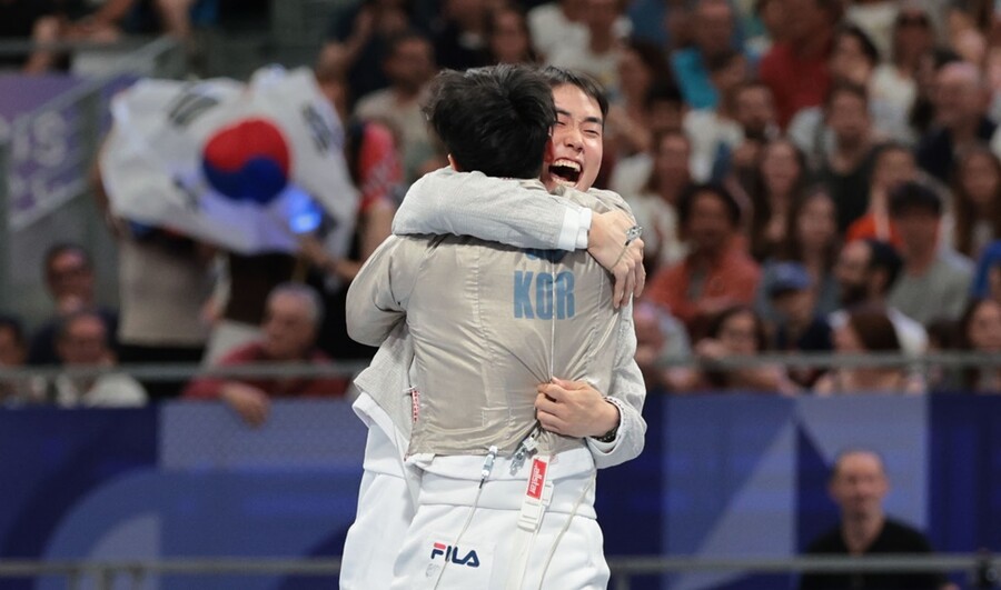 '신의 한수' 남자 사브르, 도경동 교체로 닥공 달성…헝가리 잡고 올림픽 3연패+오상욱 첫 2관왕 [올림픽 NOW]