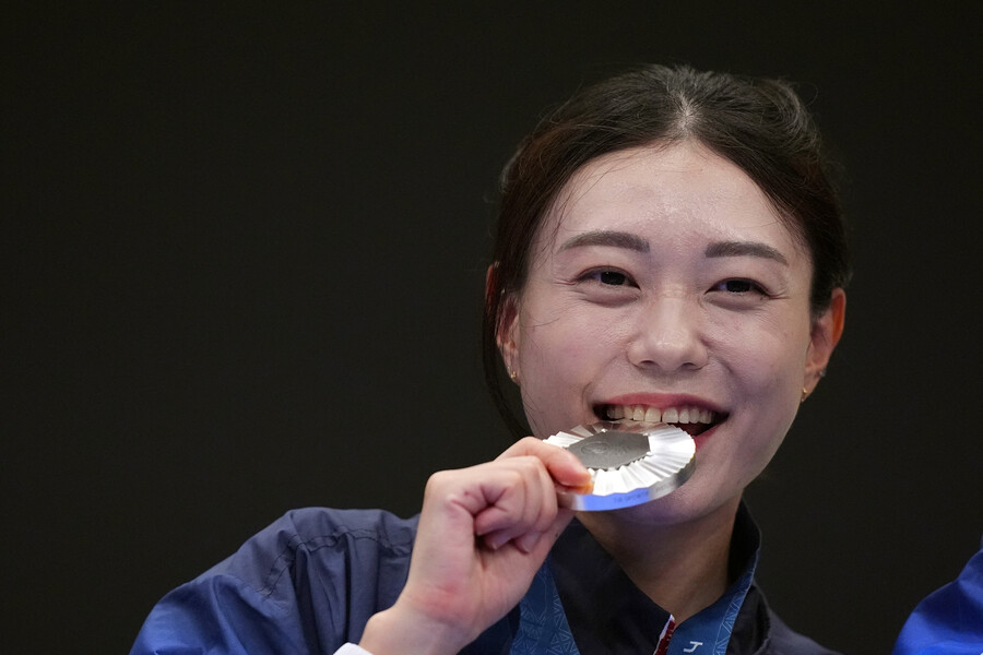 ▲ 김예지는 오는 2일 프랑스 샤토루 슈팅센터에서 열리는 25ｍ 권총 본선을 통해 결선 진출에 도전한다. 본선 상위 8명에 올라가 결선에 진출한다면, 3일 오후 4시 30분에 결선 첫 총성을 울린다. 공기권총 10ｍ 개인전에서 은메달을 딴 김예지는 "주 종목인 25ｍ 권총에서는 꼭 금메달을 따겠다"고 말할 정도로 자신감에 가득 차 있다. ⓒ연