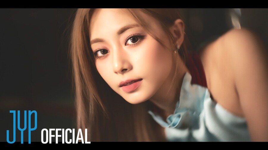 트와이스 쯔위, 솔로 데뷔…나연·지효 이어 세 번째[공식]