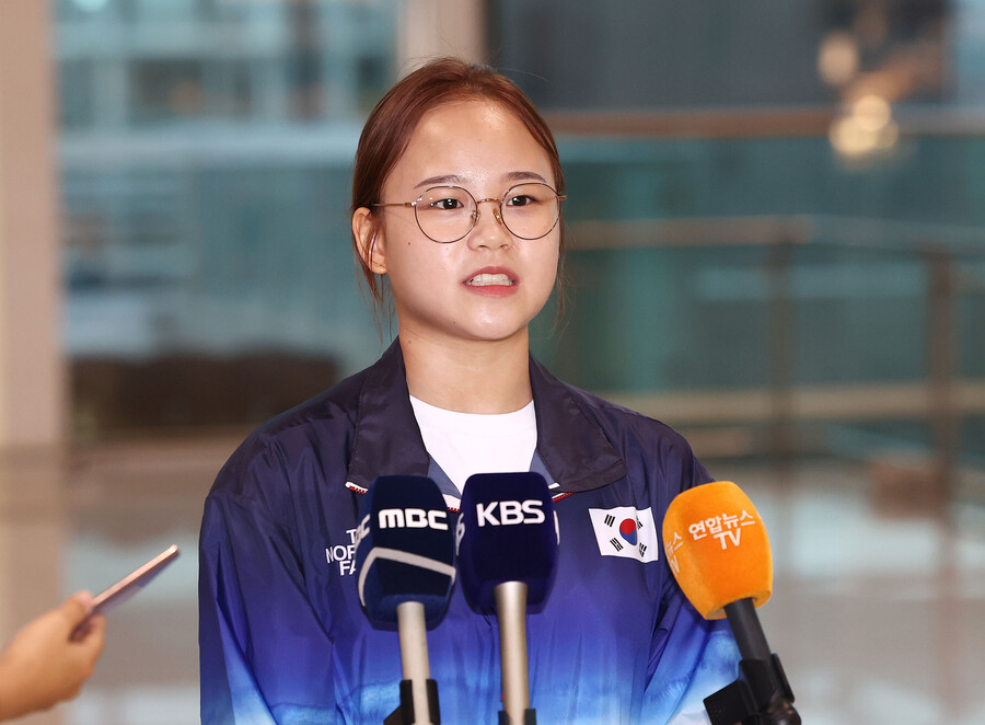 ▲ 2024 파리 올림픽에서 각자 앞에 놓인 도전 과제를 해결 해야 하는 신유빈(탁구, 사진 맨 위), 남수현(양궁, 사진 두 번째), 여서정(체조, 사진 세 번째), 안세영(배드민턴, 사진 맨 아래) ⓒ연합뉴스
