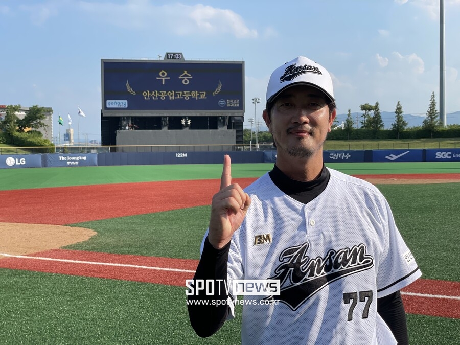 ‘창단 24년 만‘ 대통령배 우승 쾌거, 폭염도 안산공업고 돌풍 못 막았다…송원국 감독 “더위 못 느낄 정도로 기뻐”