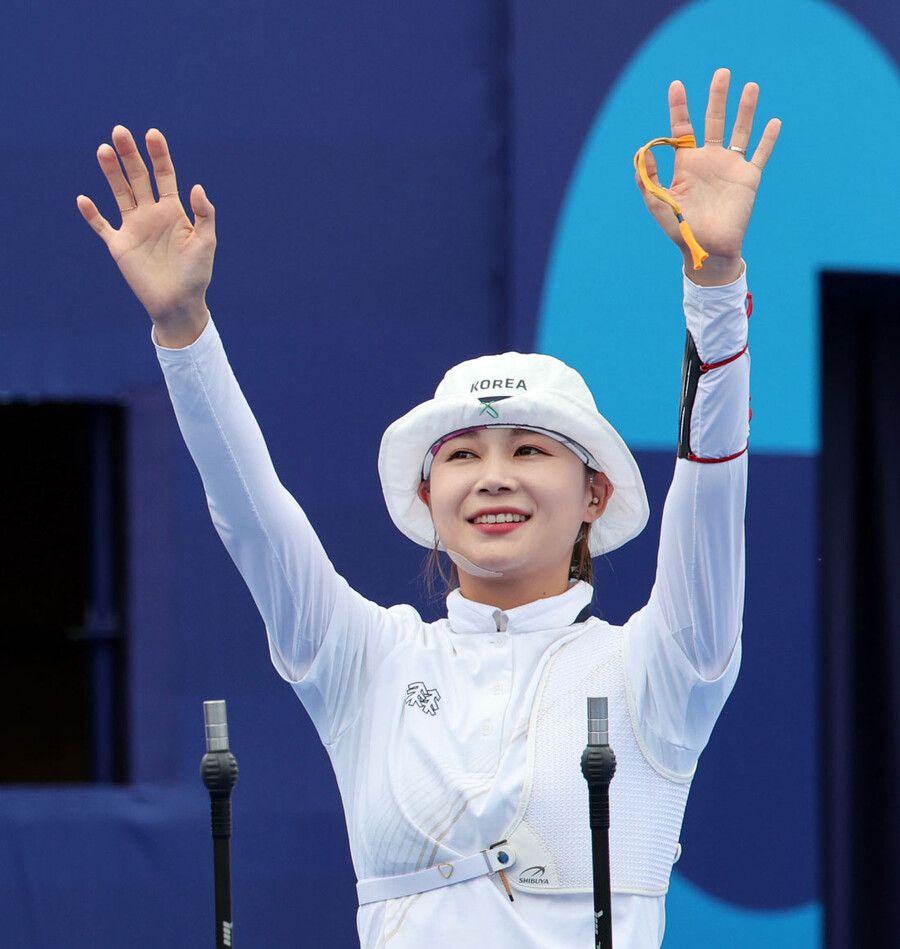 4강서 전훈영vs임시현 빅매치 확정...한국 양궁 '세 자매' 전원 4강 진출 [올림픽 NOW]