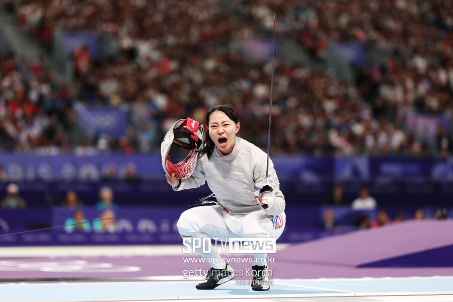 펜싱 종주국 야유 '쉿!' 한국 女 사브르 단체, 준결승서 프랑스 제압...결승 진출 [올림픽 NOW]