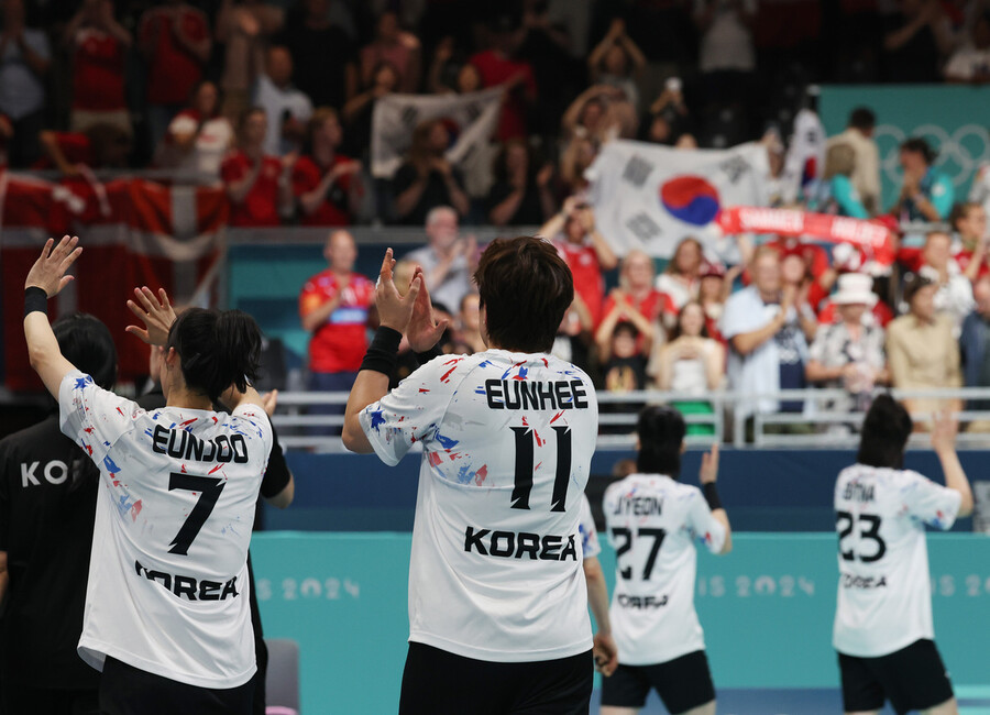 파리 혼자 왔던 '유일 구기' 女핸드볼마저...눈물의 승리 후 4연패, 기적 없이 예선서 탈락 [올림픽 NOW]