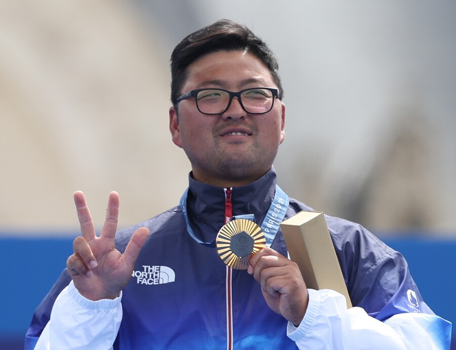 "나는 GOAT" 이런 한국 선수가 있었나…올림픽 金 5개, 김우진 은퇴 없다 "메달 따도 계속 양궁 선수" [올림픽 NOW]