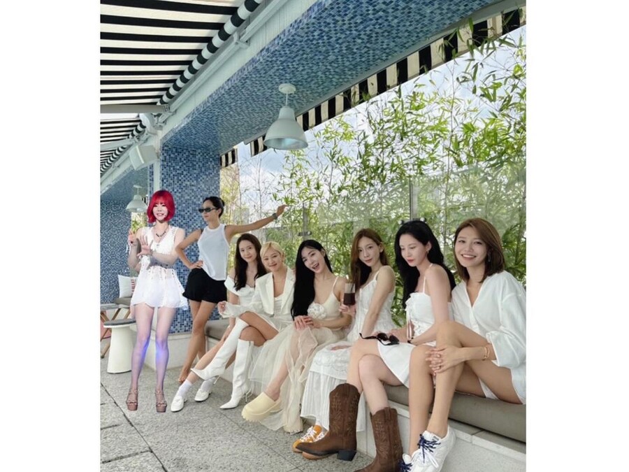 소녀시대 17주년 기념 회동, 단체사진에 합성된 써니 '불참 이유는'