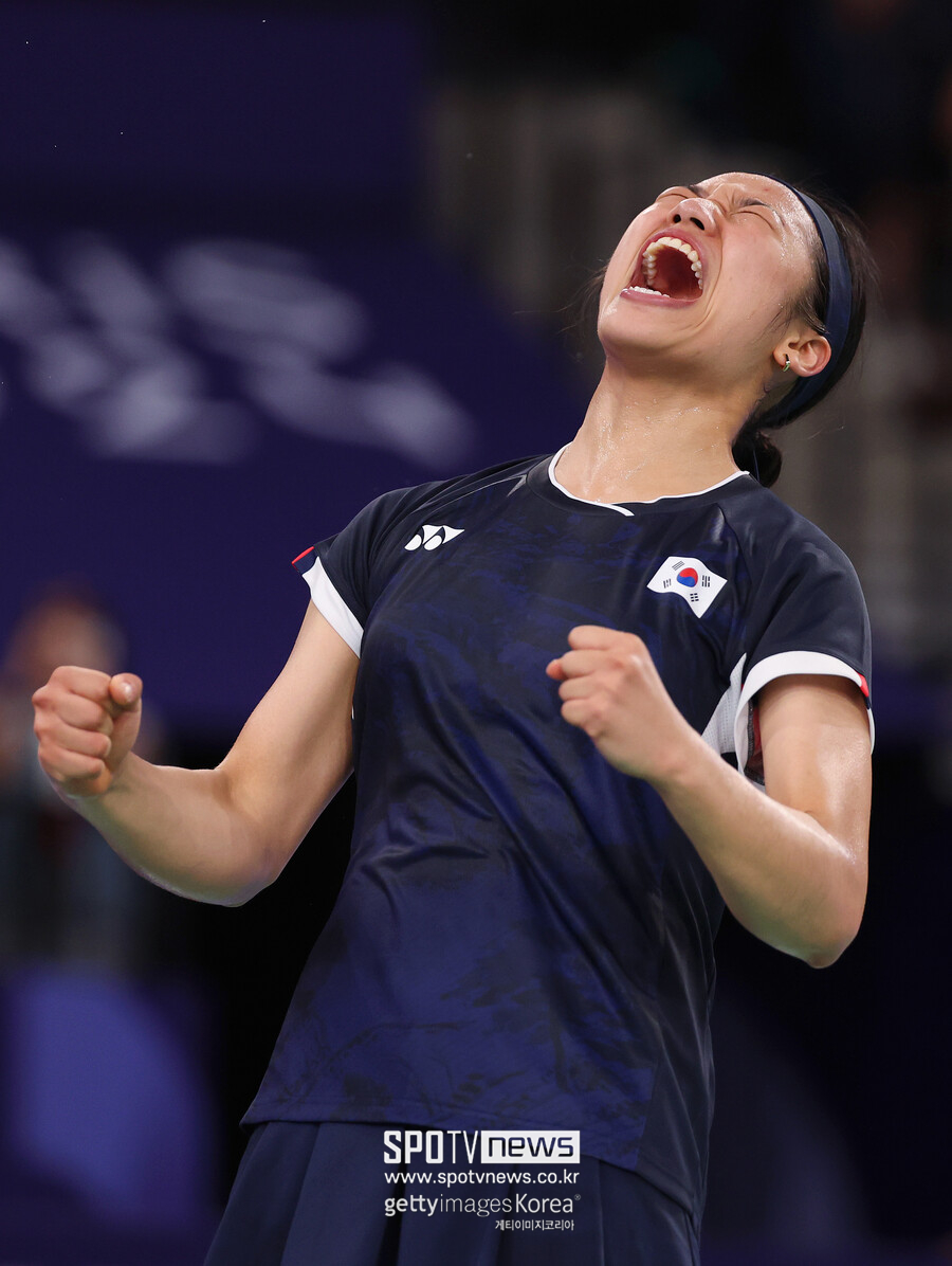 22세에 '배드민턴 여제' 됐다…안세영, 허빙자오 2-0 꺾고 '28년 만에 금메달' 쾌거 [올림픽 NOW]