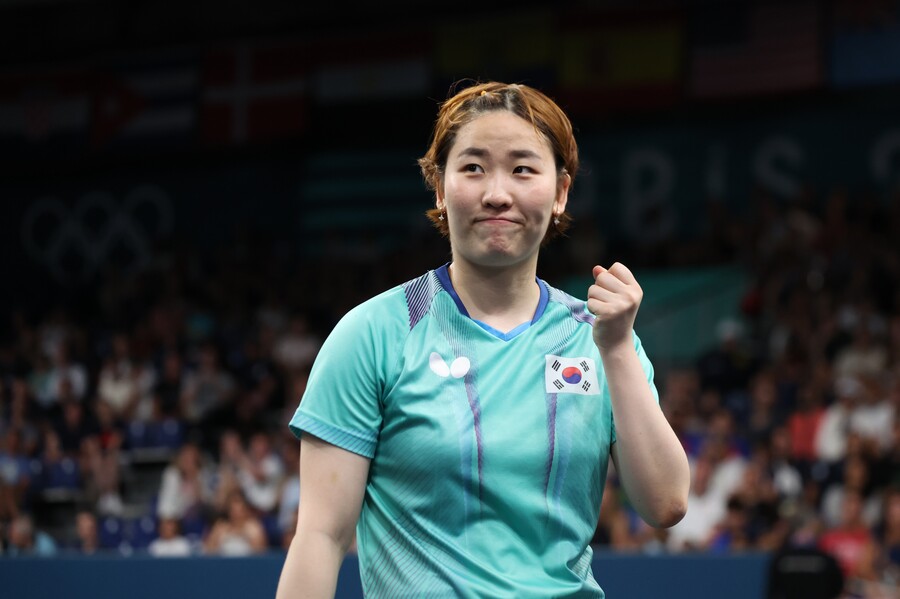 ▲ 신유빈, 이은혜(이상 대한항공), 전지희(미래에셋증권)로 팀을 꾸린 한국은 6일(한국시간) 프랑스의 사우스 파리 아레나에서 열린 2024 파리 올림픽 탁구 여자 단체전 16강전에서 브라질에 3-1로 이겼다. 이로써 한국은 홍콩-스웨덴 경기 승자와 한국 시간으로 6일 오후 10시 준결승 진출을 다툰다. 여기서 승리하면 '최강' 중국과 준결승전을 치르게 될 가능성이 크다. 중국은 이 종목에서 메달을 놓친 적이 없다. ⓒ연합뉴스
