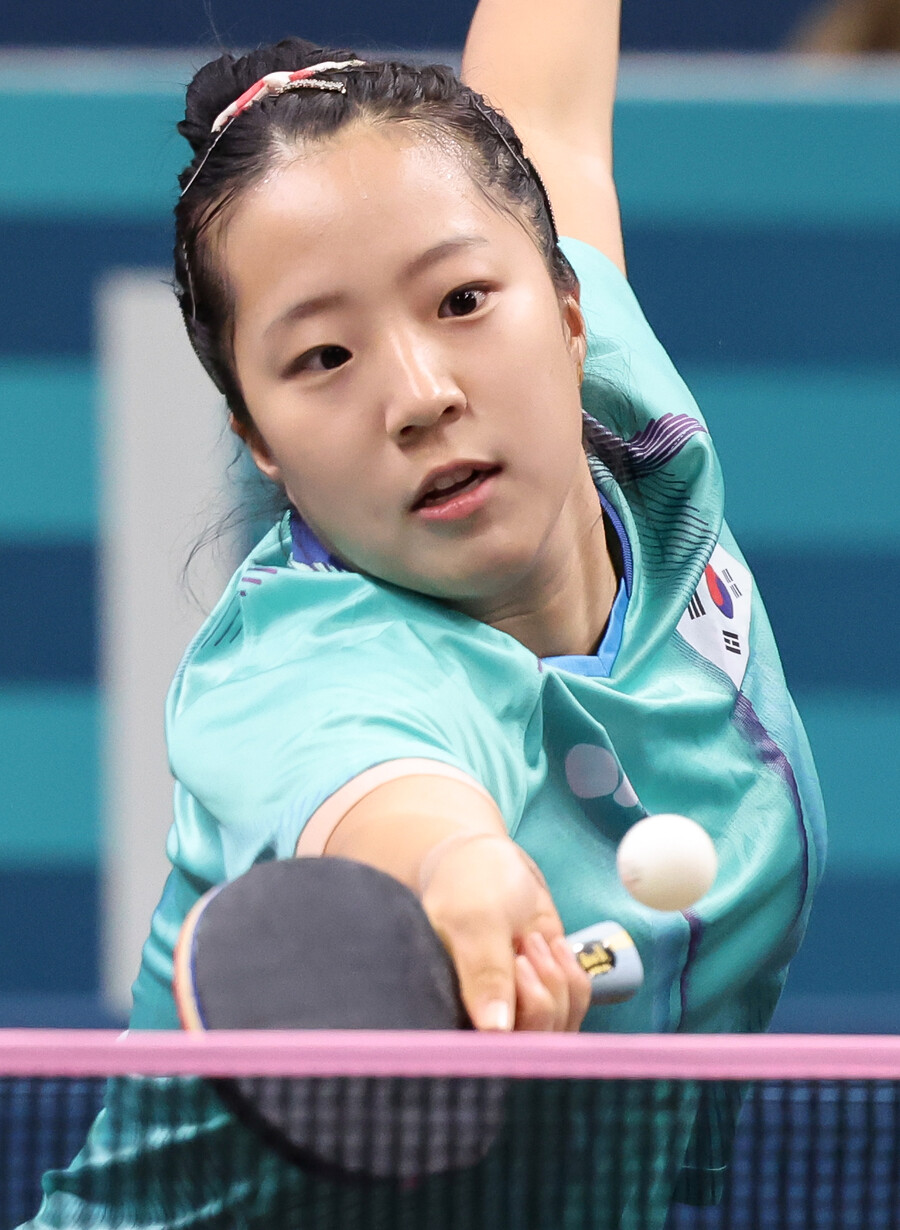 ▲ 세계 랭킹 8위의 신유빈과 14위 전지희(이상 대한항공), 42위 이은혜(미래에셋증권)로 구성된 세계 랭킹 3위 한국 대표팀은 6일(한국시간) 프랑스 파리 사우스 파리 아레나4에서 열린 2024 파리 올림픽 탁구 여자 복식 16강전에서 10위 브라질(20위 브루나 다카하시,90위 줄리아 다카하시,181위 브루나 알레샨드르) 조를 3-0으로 꺾고 8강에 올랐다.  ⓒ연합뉴스