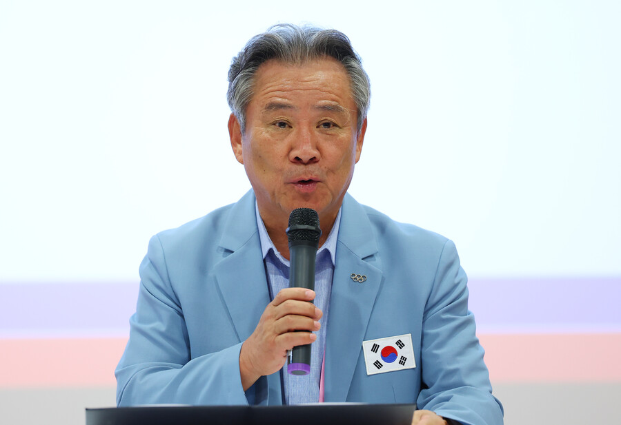 ▲ 프랑스 퐁텐블로 프랑스국가방위스포츠센터(CNSD)에 마련된 대한민국 선수단의 사전 캠프 '팀코리아 파리 플랫폼'. 이기흥 대한체육회장. ⓒ연합뉴스