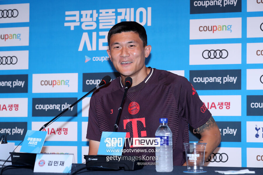 ▲ 독일 바이에른 뮌헨 관련 소식을 전하는 ‘바이에른엑스트라’는 7일(한국시간) “로타어 마테우스는 바이에른 뮌헨의 영입 정책을 지적했다”라고 전했다. 마테우스는 “바이에른 뮌헨은 요나탄 타의 영입이 필요 없다. 바이어 04 레버쿠젠의 전력을 약화하려는 것이 아니라면 말이다. 유럽축구연맹(UEFA) 유로 2024에서 다요 우파메카노는 일관성 있게 플레이했으며, 우리는 김민재와 에릭 다이어, 부상을 당한 이토 히로키가 어떻게 플레이를 했는지 봤다”라며 수비진 강화가 필요 없다는 뜻을 내비쳤다.