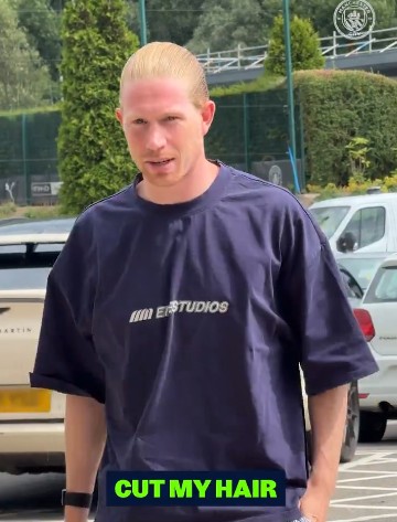 "축구 어렵네…" 2700억 거절하고 맨시티 잔류 KDB, '괴물' 홀란드 긴 머리로 '충격 변신' 축구팬 경악