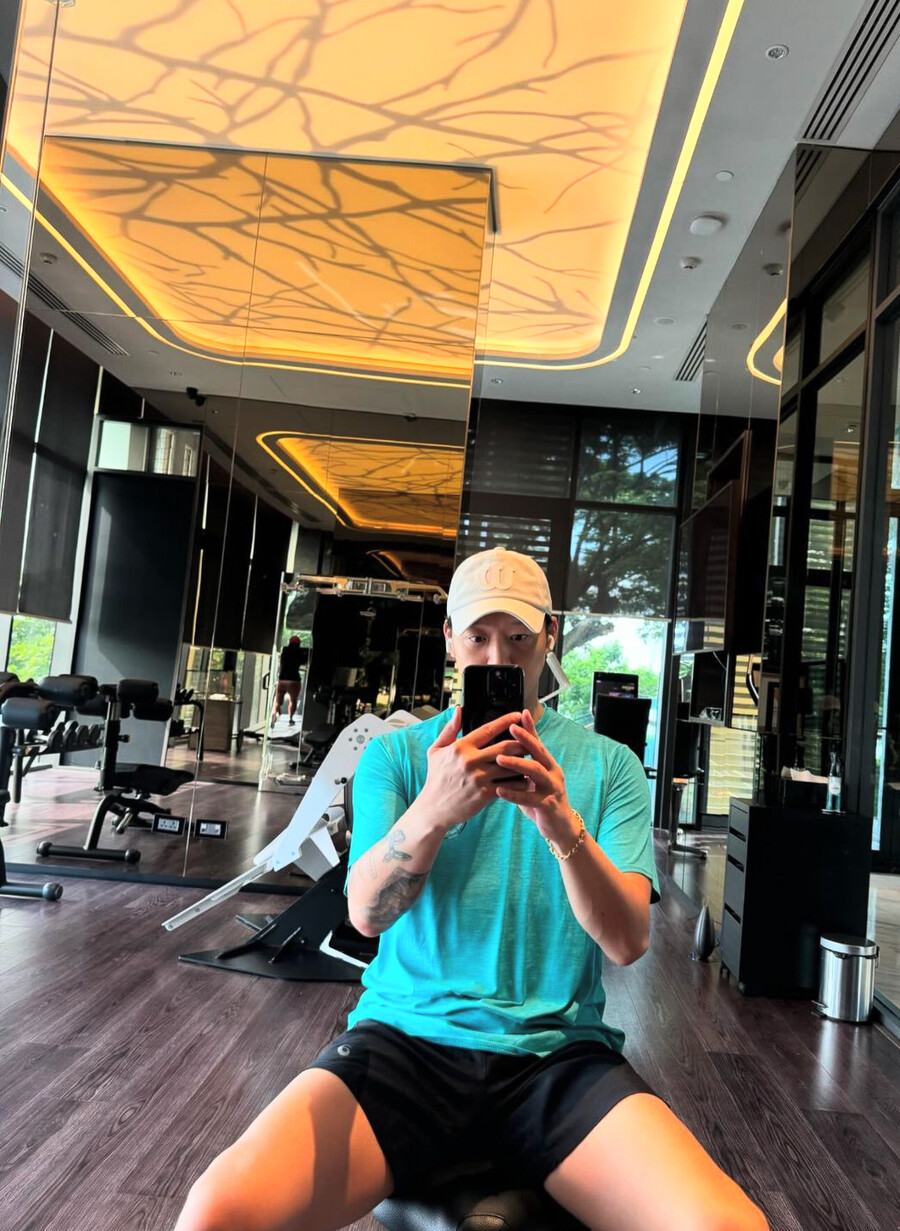 '마약+4억 체납' 박유천, 팔 타투 드러낸 근황 "모두 보고 싶어" 