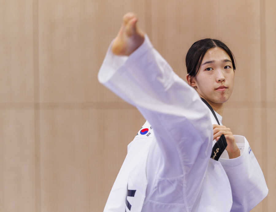 '183cm의 압도적인 신장' 김유진, 태권도 57㎏급 무난하게 8강 진출 [올림픽 NOW]