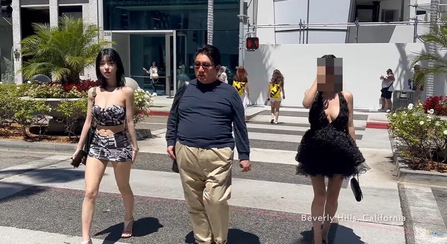 하이브 방시혁, '28세 연하' BJ 과즙세연과 美 베버리힐스 포착