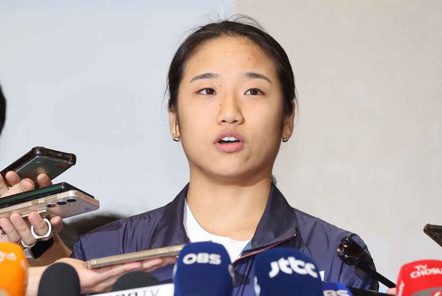 '폭탄 발언' 안세영은 동료들에게 미안한 마음뿐이다 "제대로 축하받지 못해서" [올림픽 NOW]