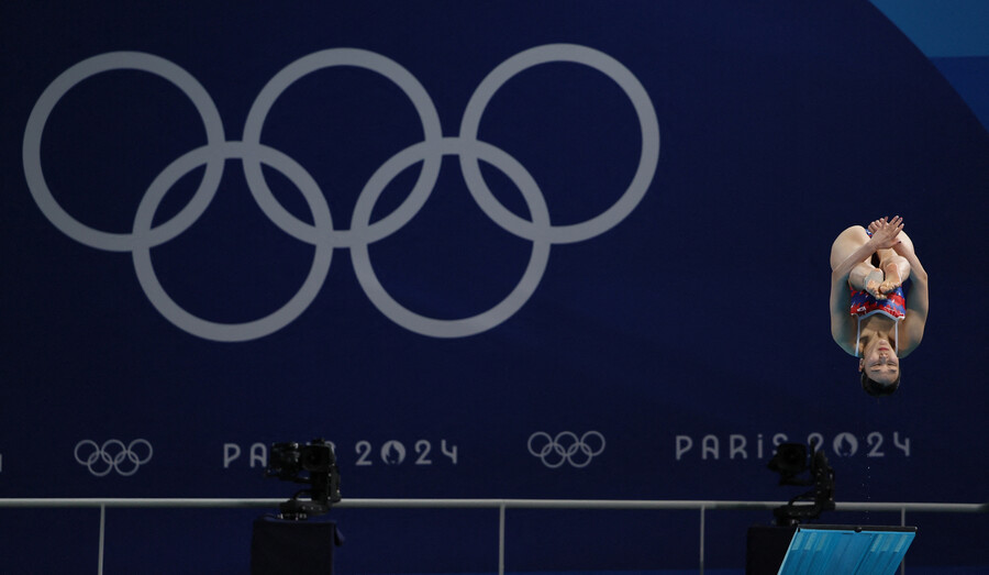 ▲ 김수지는 8일(한국시간) 프랑스 파리 아쿠아틱센터에서 열린 2024 파리 올림픽 다이빙 여자 3ｍ 스프링보드 준결승에서 1∼5차 시기 합계 272.75점으로 18명 중 13위를 기록했다. 12위까지 주어지는 결승 진출 티켓을 아쉽게 따내지 못했다. ⓒ연합뉴스/REUTERS