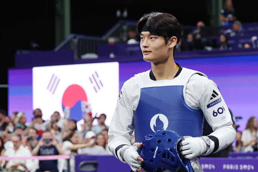 ▲ 서건우(브리온컴퍼니)는 9일 프랑스 파리의 그랑 팔레에서 열린 2024 파리올림픽 태권도 남자 80kg 이하 준결승에서 이란의 바르호르다리에게 1-2로 역전패하며 결승 진출에 실패했다. 하지만 끝까지 포기하지 않는 모습으로 박수를 받았고, 서건우는 이제 동메달 결정전에 진출해 동메달을 노린다.  ⓒ연합뉴스