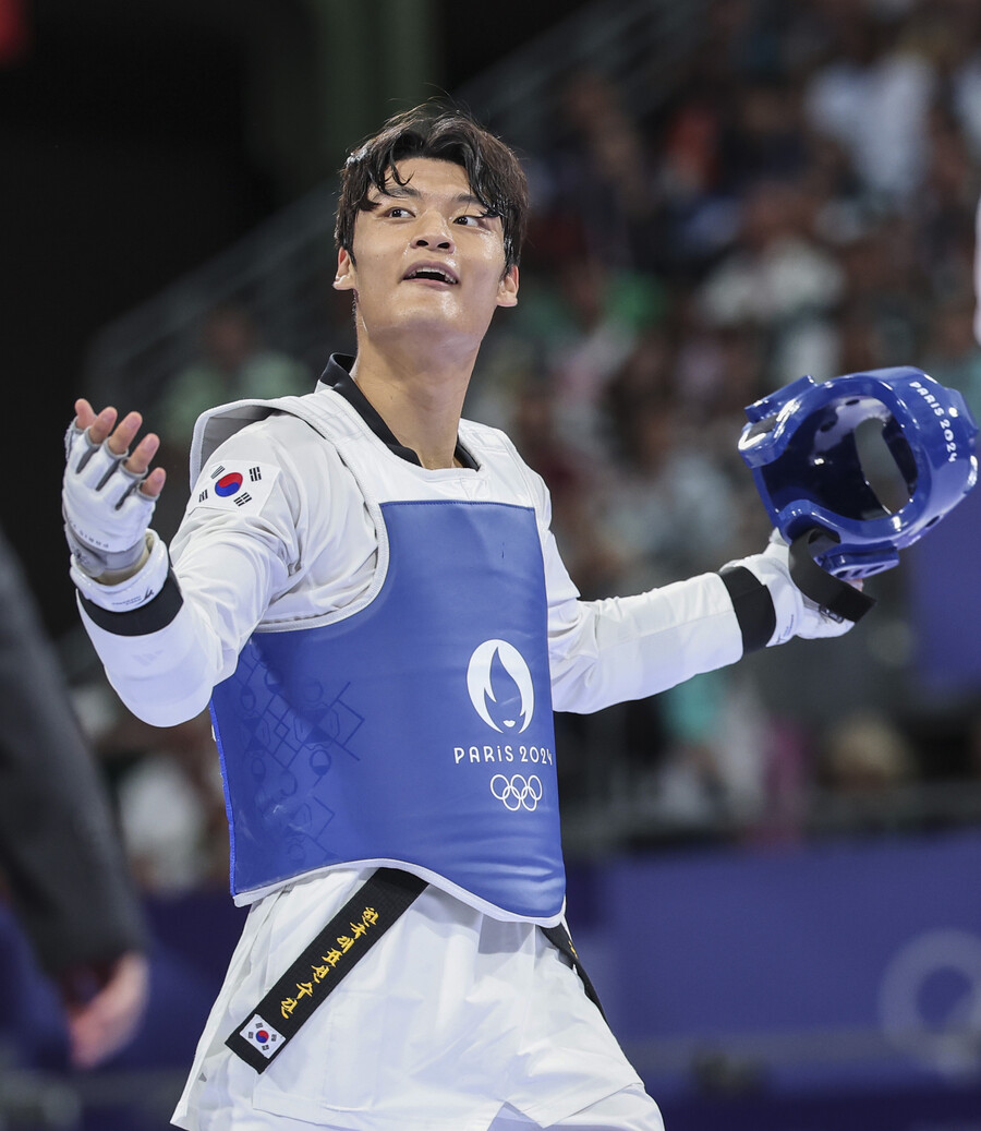 ▲ 서건우(브리온컴퍼니)는 9일 프랑스 파리의 그랑 팔레에서 열린 2024 파리올림픽 태권도 남자 80kg 이하 준결승에서 이란의 바르호르다리에게 1-2로 역전패하며 결승 진출에 실패했다. 하지만 끝까지 포기하지 않는 모습으로 박수를 받았고, 서건우는 이제 동메달 결정전에 진출해 동메달을 노린다.  ⓒ연합뉴스
