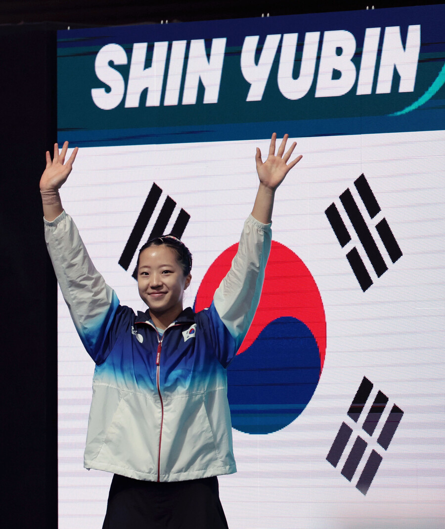 '삐약이' 언니들과 동메달 노린다…신유빈 진짜 마지막 각오 "열정적으로 해서 꼭 메달을!" [올림픽 NOW]