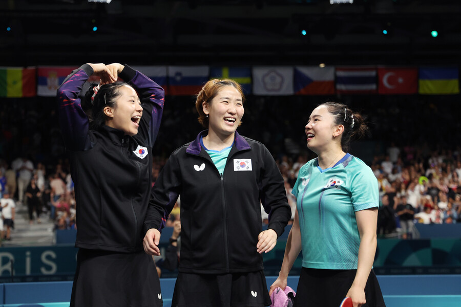 ▲ 신유빈, 이은혜, 전지희로 구성된 여자 탁구 대표팀, 16년 만에 단체전에서 메달을 수확했다. 동메달로 아름답게 마무리했다. ⓒ연합뉴스