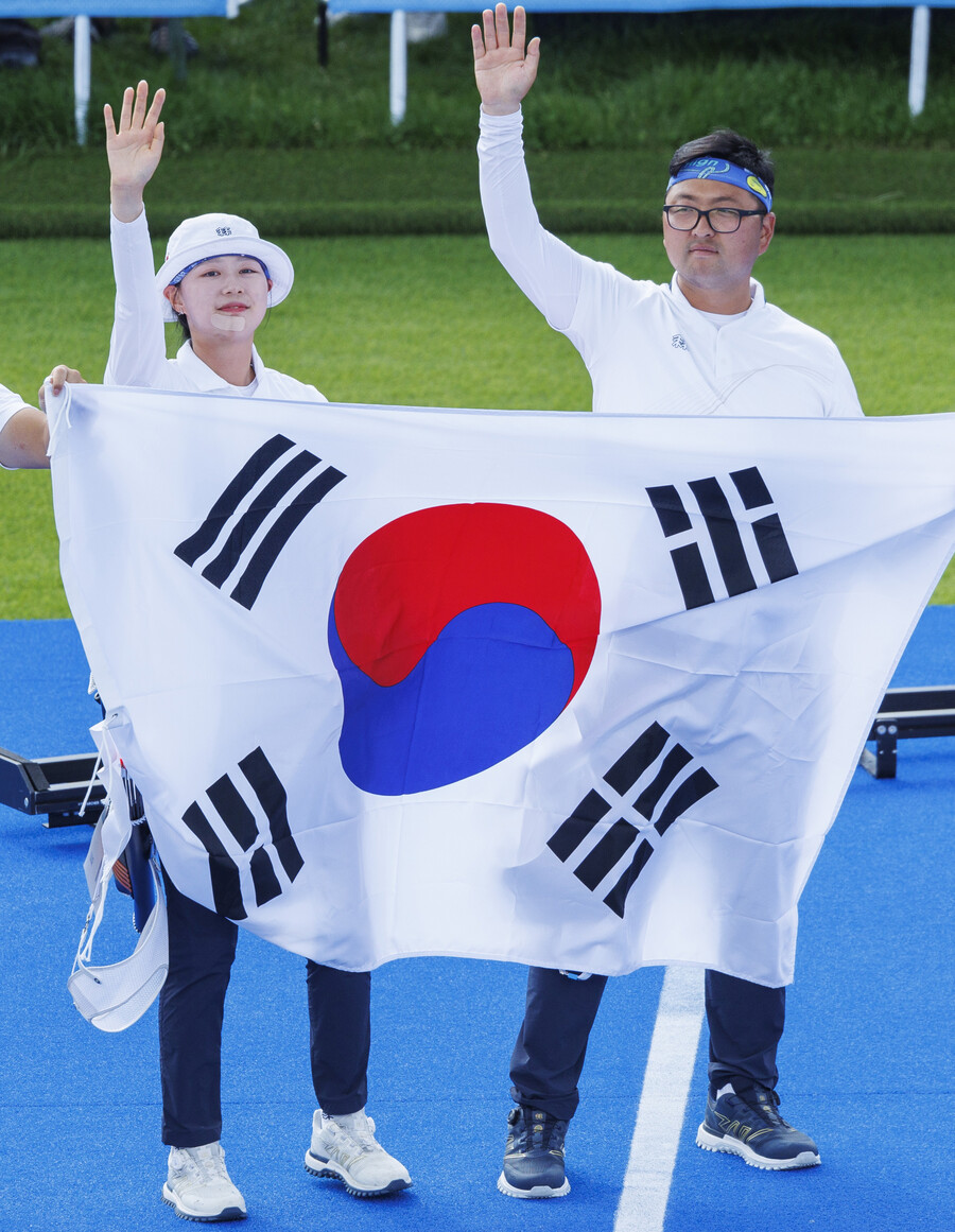 '역대 최고 타이' 대박친 한국 선수단, MVP에 '양궁 3관왕' 임시현-김우진 선정 [올림픽 NOW]