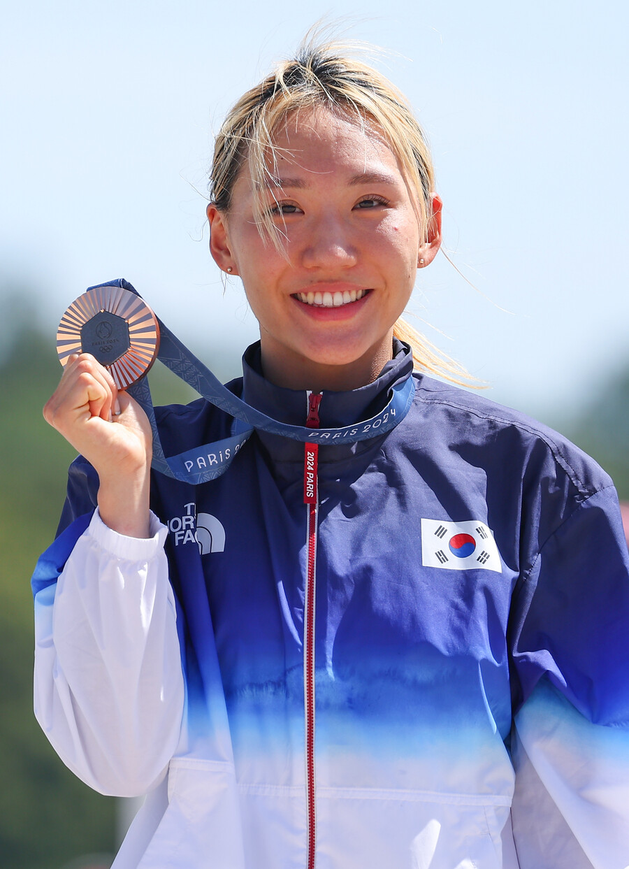▲ 역도 은메달을 획득한 박혜정(사진 위), 근대5종 여자부 동메달 성승민(사진 아래). ⓒ연합뉴스