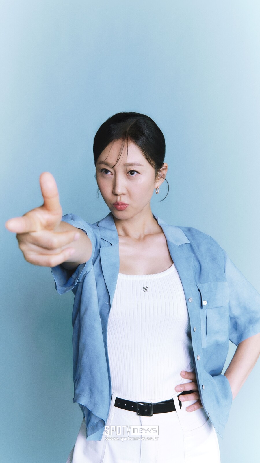 '크로스' 염정아 "전혜진, 젊어서 액션 잘할 줄 알았는데…같이 낑낑대며 촬영"[인터뷰②]