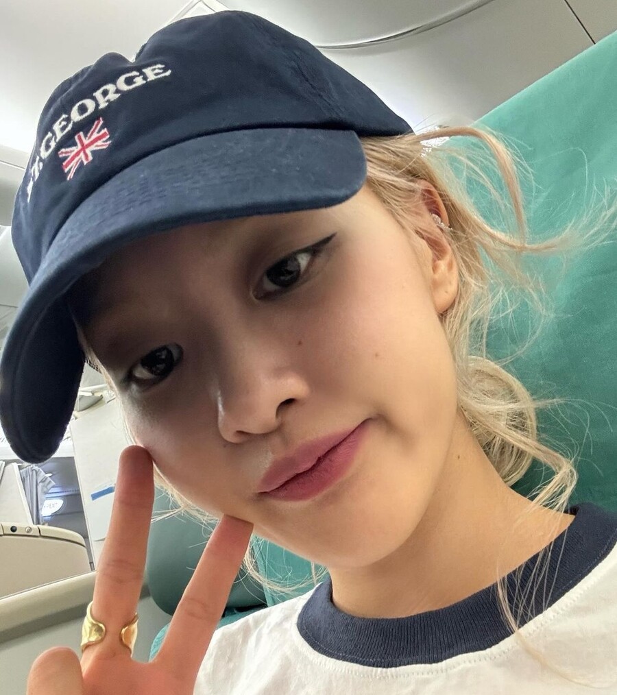 블랙핑크 로제, '쌍수 의혹' 잠재웠다…'무쌍' 근접셀카 공개