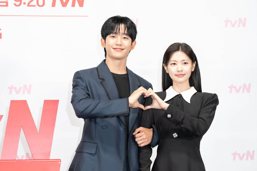 '엄친아' 그 자체 정해인, 로코퀸과 손잡고 로코 도전장[초점S]